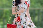 女人应该像夏花一样美丽。